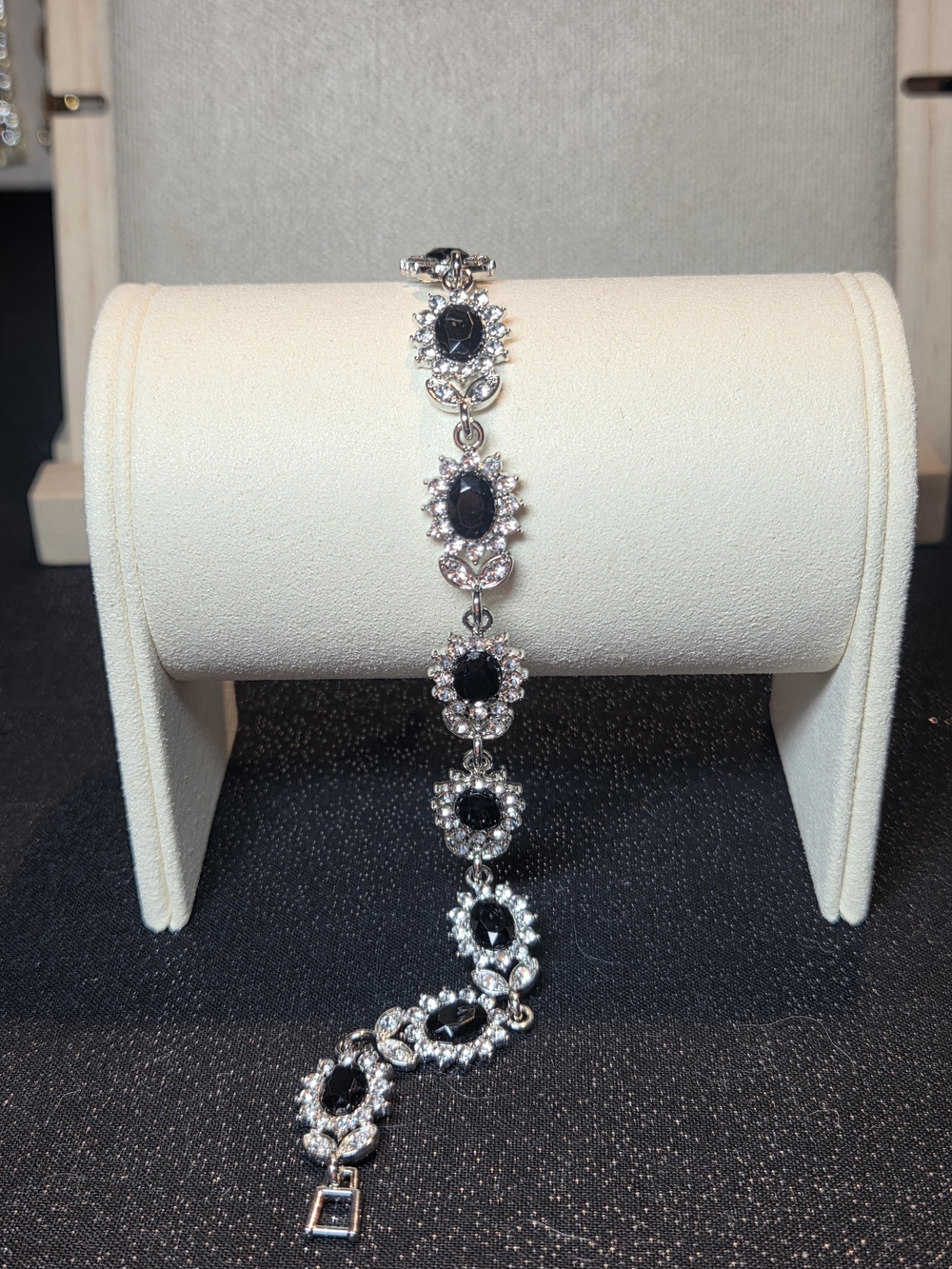 Elegant Black Crystal Halo Bracelet